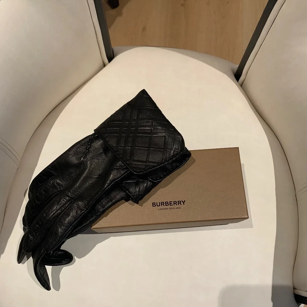 Burberry Black Quilted Leather Gloves